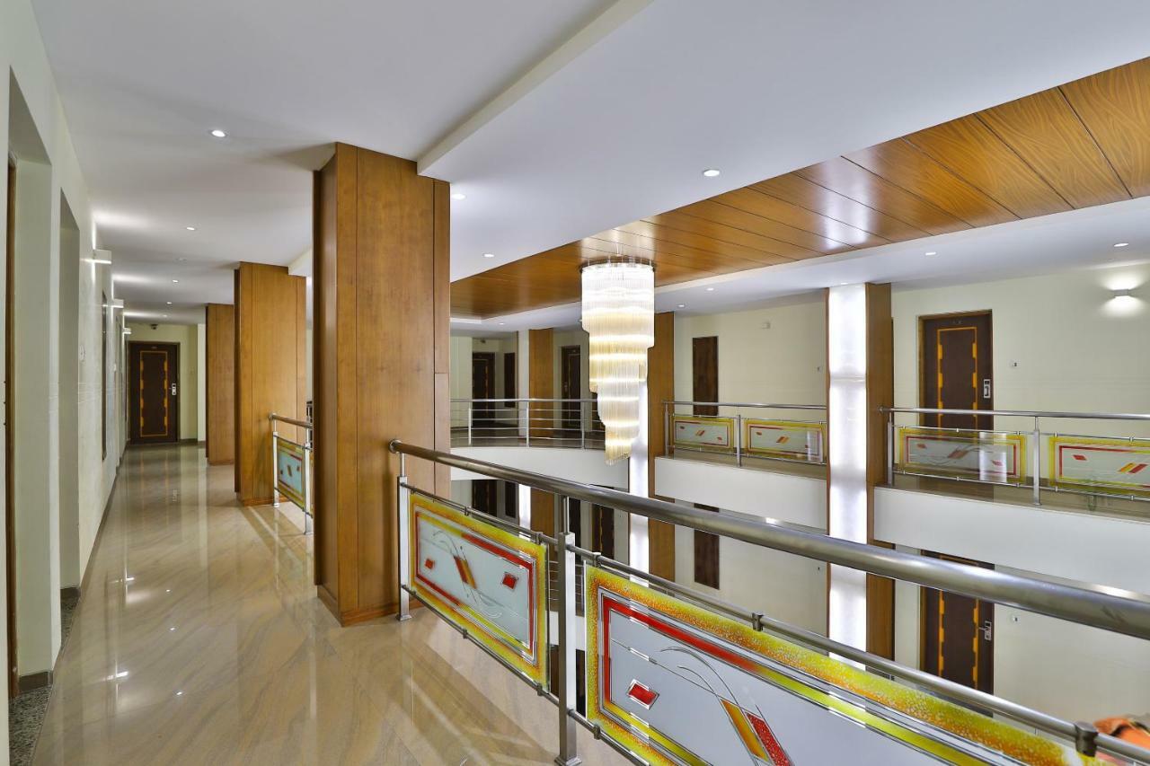 Palette - Hotel Ocean Inn Daman Exteriör bild