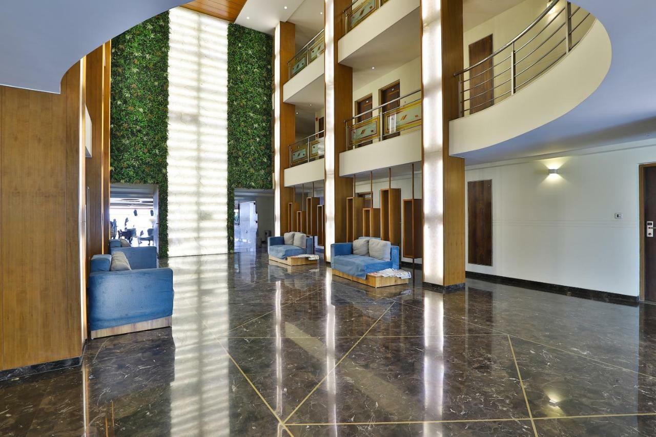 Palette - Hotel Ocean Inn Daman Exteriör bild