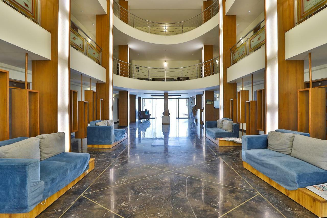 Palette - Hotel Ocean Inn Daman Exteriör bild