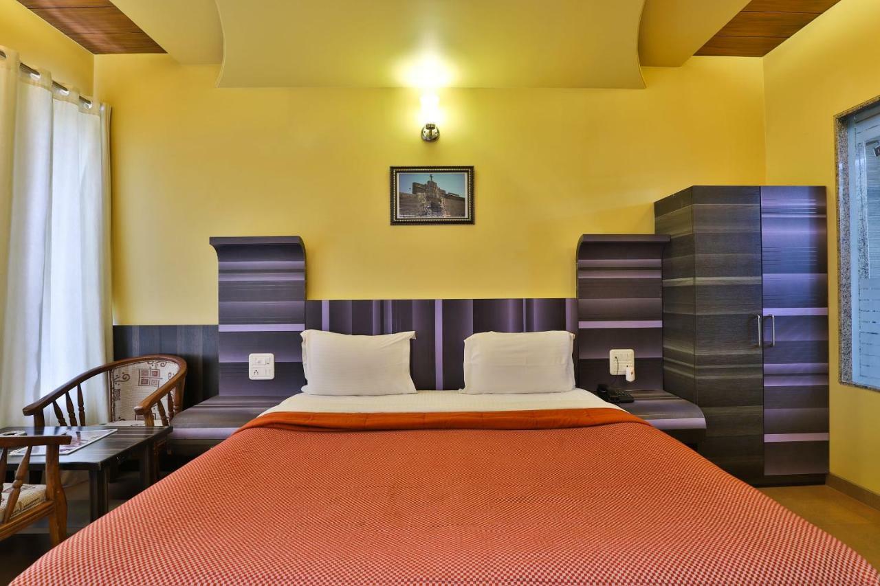 Palette - Hotel Ocean Inn Daman Exteriör bild