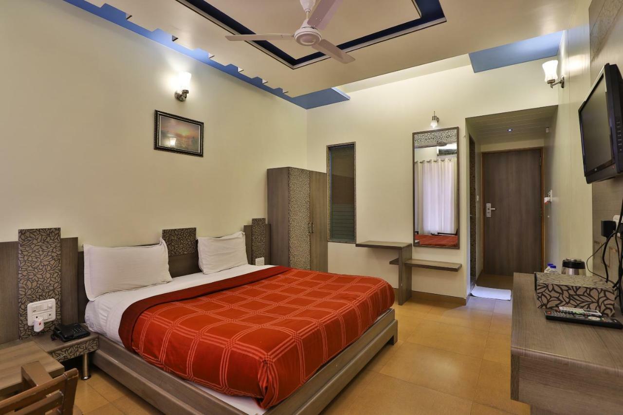 Palette - Hotel Ocean Inn Daman Exteriör bild